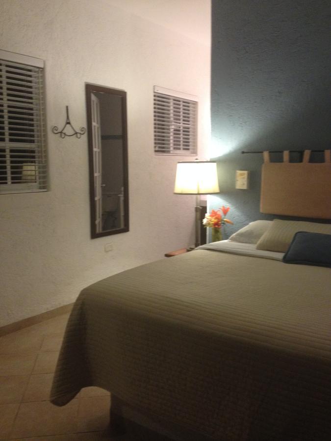 Villa Escondida Guest House Cozumel Downtown エクステリア 写真